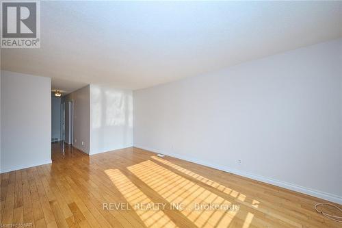 7635 Ronnie Crescent, Niagara Falls, ON - Indoor Photo Showing Other Room