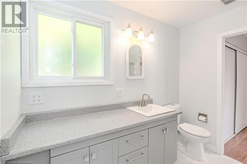 2232 Lancaster Crescent, Burlington, ON - Indoor Photo Showing Bathroom