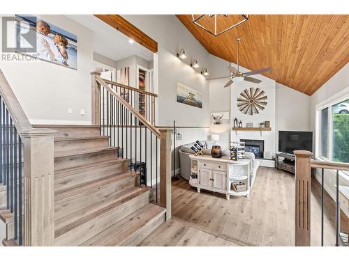 4030 Sunshine Road, Kelowna, BC - Indoor Photo Showing Other Room