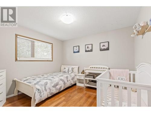 4030 Sunshine Road, Kelowna, BC - Indoor Photo Showing Bedroom