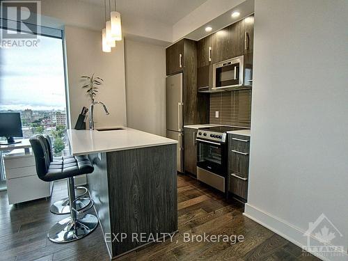 1312 - 255 Bay Street, Ottawa, ON - Indoor Photo Showing Kitchen