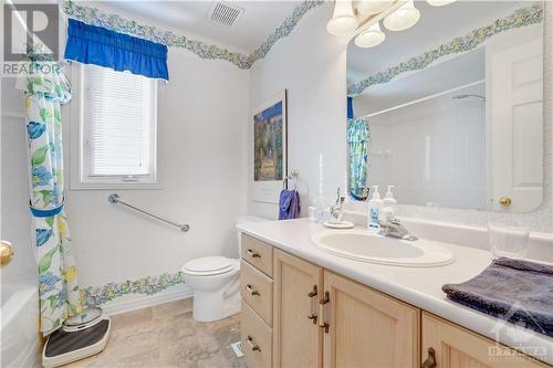 95 Springcreek Crescent, Ottawa, ON - Indoor Photo Showing Bathroom