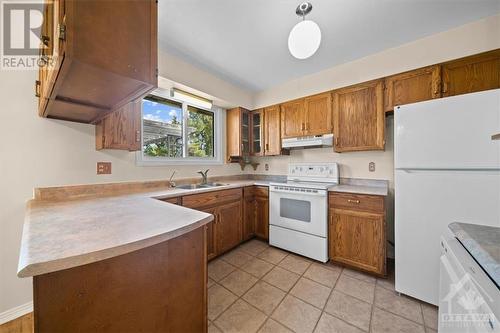 233 Sarah Street, Carleton Place, ON - Indoor Photo Showing Kitchen With Double Sink