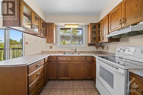 233 Sarah Street, Carleton Place, ON - Indoor Photo Showing Kitchen