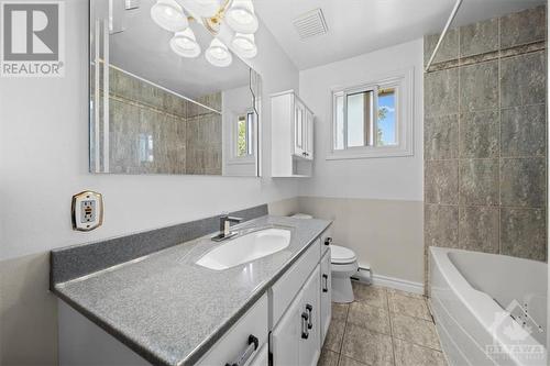 233 Sarah Street, Carleton Place, ON - Indoor Photo Showing Bathroom