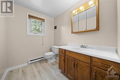 233 Sarah Street, Carleton Place, ON - Indoor Photo Showing Bathroom