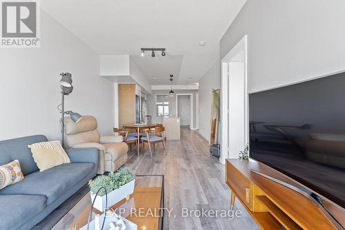 4606 - 2191 Yonge Street, Toronto, ON - Indoor Photo Showing Living Room