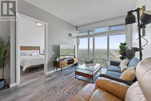 4606 - 2191 Yonge Street, Toronto, ON - Indoor Photo Showing Living Room