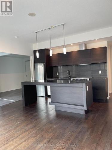 909 - 8 Charlotte Street, Toronto, ON - Indoor Photo Showing Kitchen