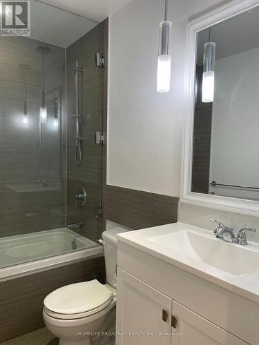 909 - 8 Charlotte Street, Toronto (Waterfront Communities), ON - Indoor Photo Showing Bathroom