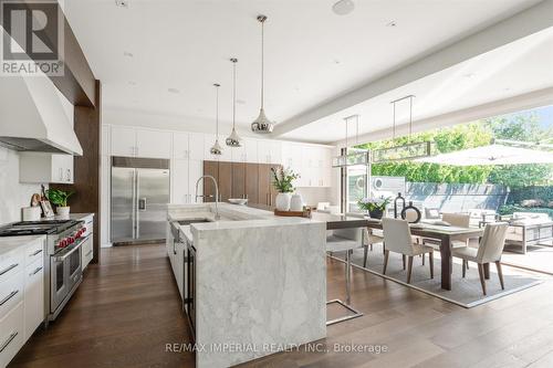 263 Dawlish Avenue, Toronto (Bridle Path-Sunnybrook-York Mills), ON - Indoor Photo Showing Kitchen With Upgraded Kitchen