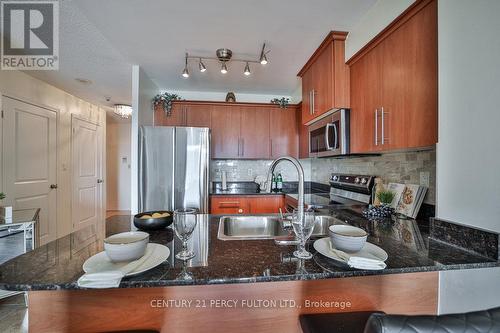 3H - 6 Rosebank Drive S, Toronto, ON - Indoor Photo Showing Kitchen With Double Sink