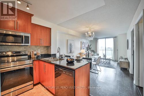 3H - 6 Rosebank Drive S, Toronto, ON - Indoor Photo Showing Kitchen With Double Sink