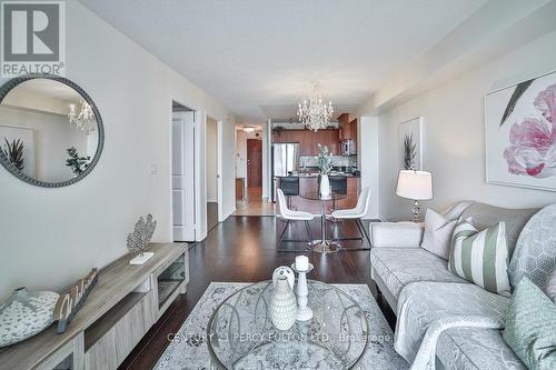 3H - 6 Rosebank Drive S, Toronto, ON - Indoor Photo Showing Living Room