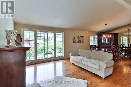 32 Dorcot Avenue, Toronto (Bendale), ON - Indoor Photo Showing Living Room