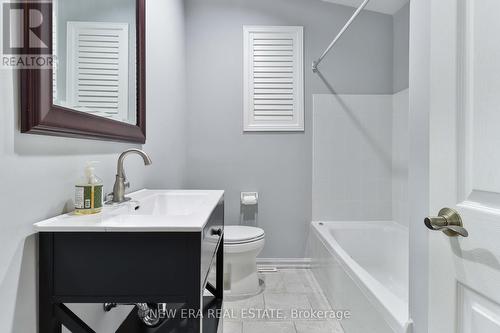 32 Dorcot Avenue, Toronto (Bendale), ON - Indoor Photo Showing Bathroom