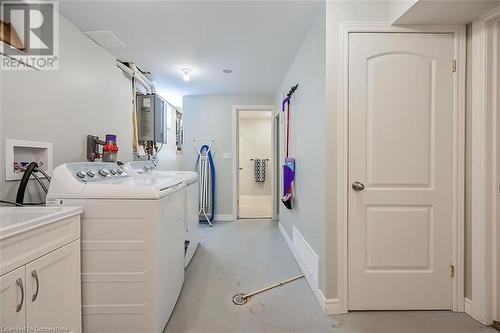 26 Elford Crescent, Hamilton, ON - Indoor Photo Showing Laundry Room