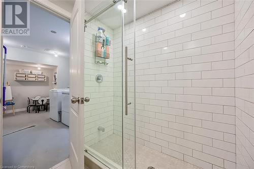 26 Elford Crescent, Hamilton, ON - Indoor Photo Showing Bathroom