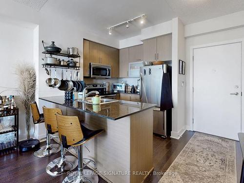 323-90 Stadium Rd, Toronto, ON - Indoor Photo Showing Kitchen With Double Sink