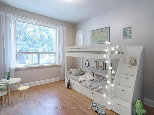 15 Inniswood Dr, Toronto, ON - Indoor Photo Showing Bedroom