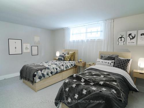 15 Inniswood Dr, Toronto, ON - Indoor Photo Showing Bedroom