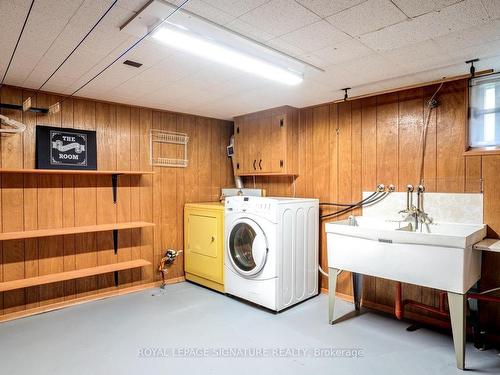 15 Inniswood Dr, Toronto, ON - Indoor Photo Showing Laundry Room