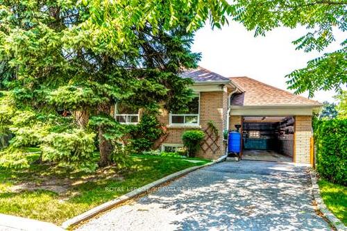 15 Inniswood Dr, Toronto, ON - Outdoor