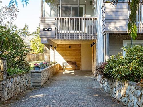 201-10016 Third St, Sidney, BC - Outdoor With Balcony With Exterior