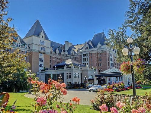 403-225 Belleville St, Victoria, BC - Outdoor With Facade