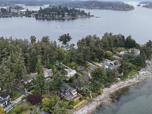 2543 Beaufort Rd, Sidney, BC 