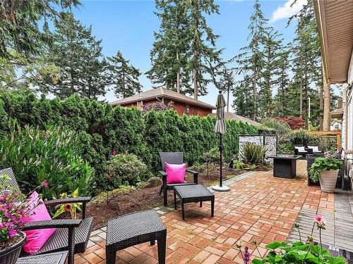 2543 Beaufort Rd, Sidney, BC 