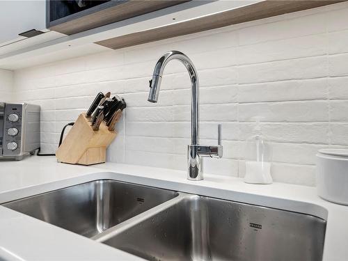 302-967 Whirlaway Cres, Langford, BC - Indoor Photo Showing Kitchen With Double Sink