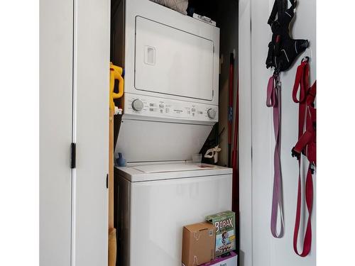 302-967 Whirlaway Cres, Langford, BC - Indoor Photo Showing Laundry Room