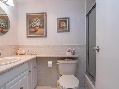 314-1419 Stadacona Ave, Victoria, BC - Indoor Photo Showing Bathroom