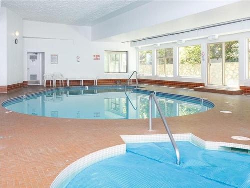 314-1419 Stadacona Ave, Victoria, BC - Indoor Photo Showing Other Room With In Ground Pool