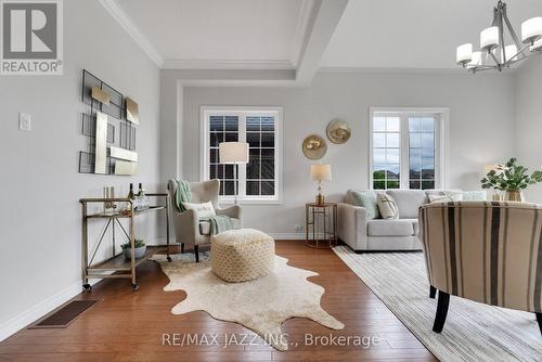 219 Fenning Drive, Clarington (Courtice), ON - Indoor Photo Showing Living Room