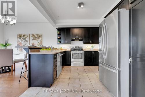 219 Fenning Drive, Clarington (Courtice), ON - Indoor Photo Showing Kitchen