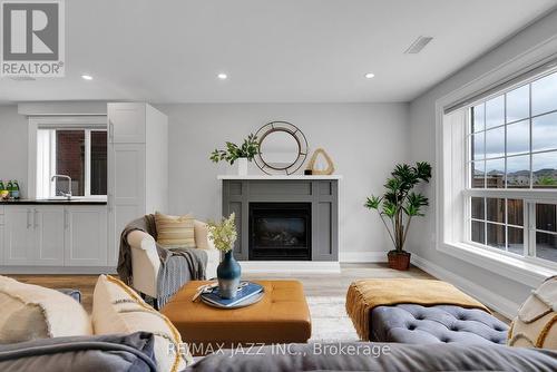 219 Fenning Drive, Clarington (Courtice), ON - Indoor Photo Showing Living Room With Fireplace