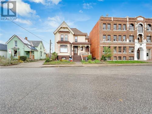 595 Cataraqui, Windsor, ON - Outdoor With Facade