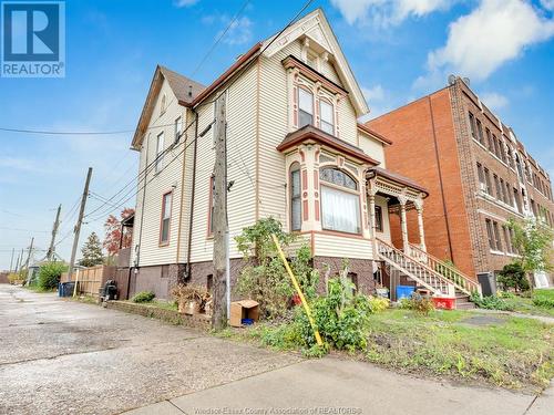 595 Cataraqui, Windsor, ON - Outdoor With Facade