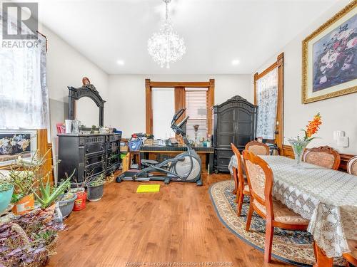 595 Cataraqui, Windsor, ON - Indoor Photo Showing Dining Room