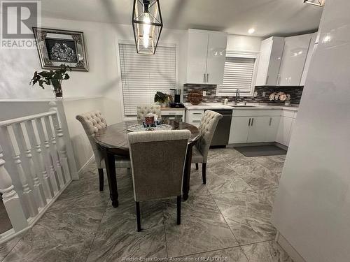 7929 Hawthorne Drive, Windsor, ON - Indoor Photo Showing Dining Room