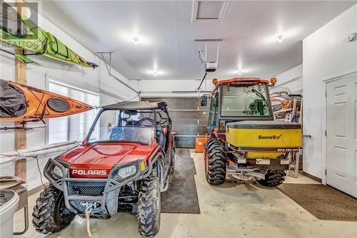 7791 Tilton Lake Road, Sudbury, ON - Indoor Photo Showing Garage