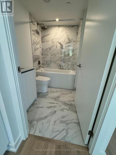 511 - 1100 Sheppard Avenue W, Toronto, ON - Indoor Photo Showing Bathroom