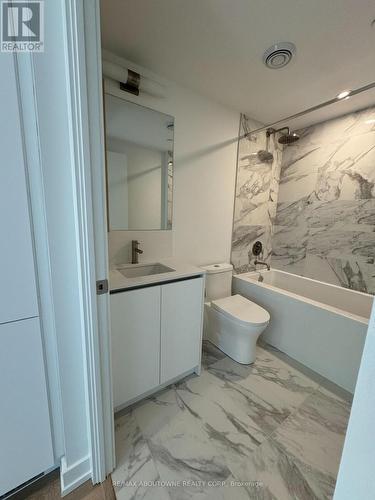 511 - 1100 Sheppard Avenue W, Toronto, ON - Indoor Photo Showing Bathroom