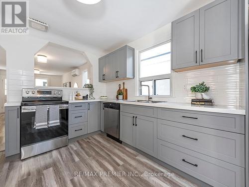 1098 Eastmount Avenue, Mississauga (Lakeview), ON - Indoor Photo Showing Kitchen With Double Sink With Upgraded Kitchen