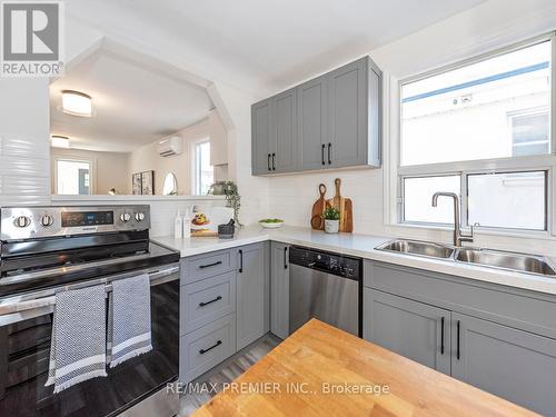 1098 Eastmount Avenue, Mississauga (Lakeview), ON - Indoor Photo Showing Kitchen With Double Sink With Upgraded Kitchen