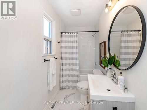 1098 Eastmount Avenue, Mississauga, ON - Indoor Photo Showing Bathroom