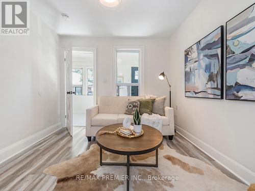 1098 Eastmount Avenue, Mississauga (Lakeview), ON - Indoor Photo Showing Living Room