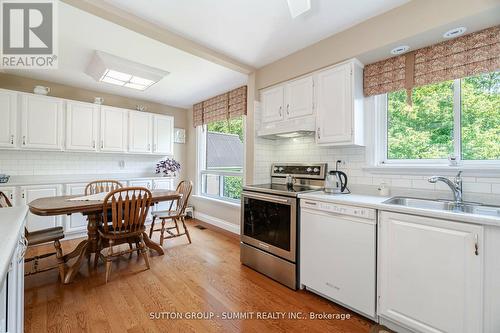 9 Pioneer Drive, Mississauga (Streetsville), ON - Indoor Photo Showing Kitchen With Double Sink